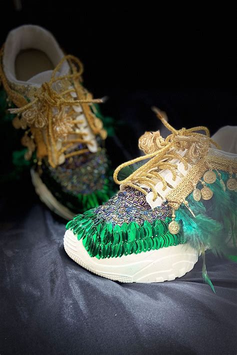 chal jhooti shoes